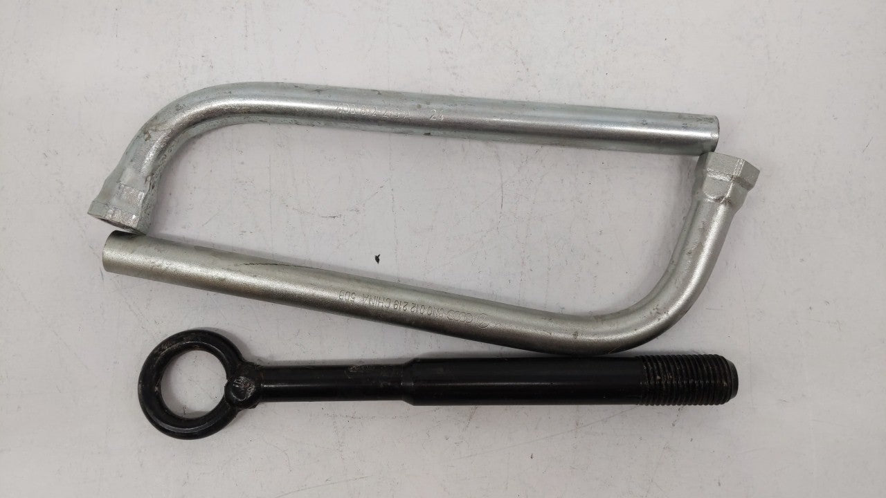 2010 Audi A4 Lug Nug Tools 200006