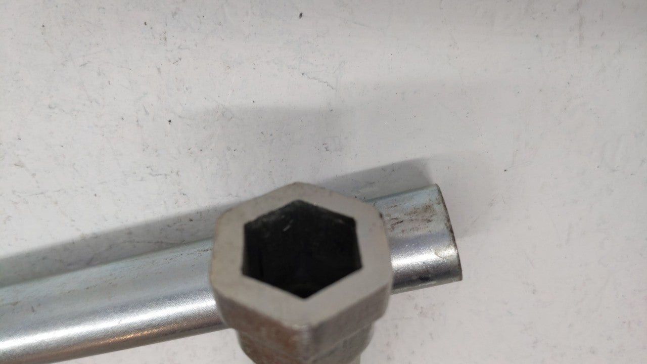 2010 Audi A4 Lug Nug Tools 200006