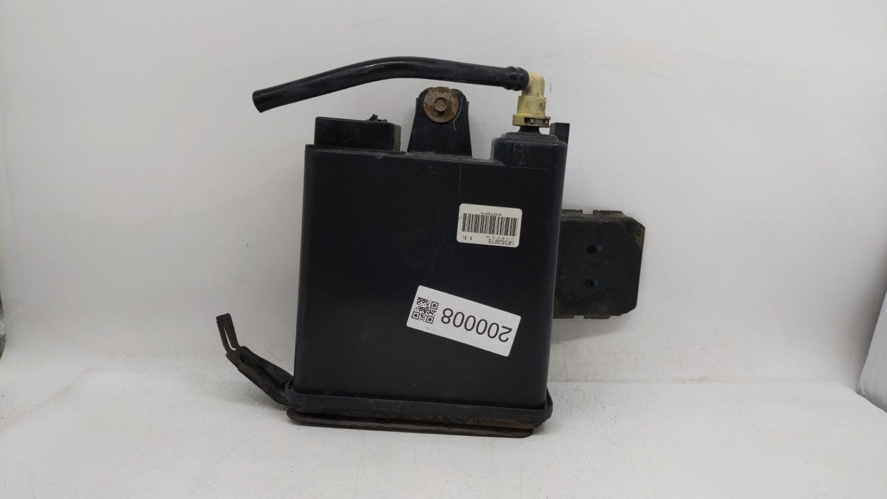 2005 Cadillac Escalade Esv Fuel Vapor Charcoal Canister 200008